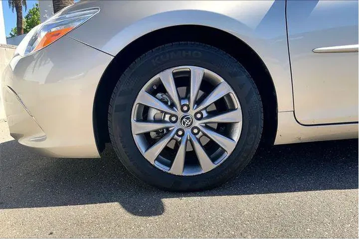 $21985 : Toyota Camry Hybrid 2015 LE image 9