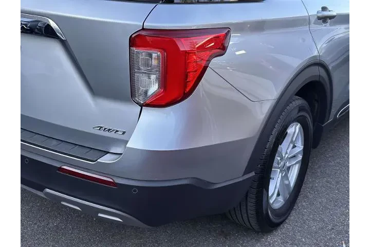 $33990 : Ford Explorer 2023 AWD XLT 4 image 8
