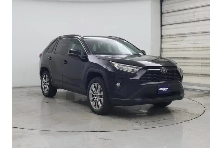 $27998 : Toyota RAV4 2021 XLE Premium image 1