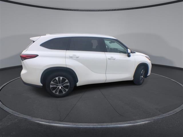 $35900 : PRE-OWNED 2021 TOYOTA HIGHLAN image 9