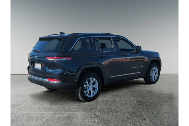 Jeep Grand Cherokee 2023 4x2 image 5