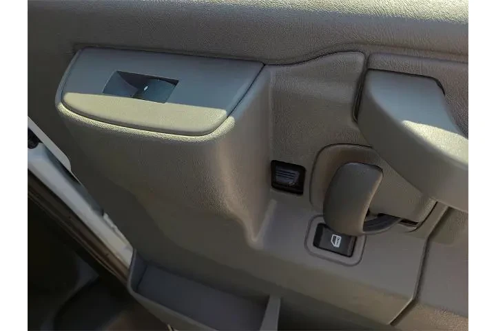 $30925 : GMC Savana 2024 2500 3dr Car image 9