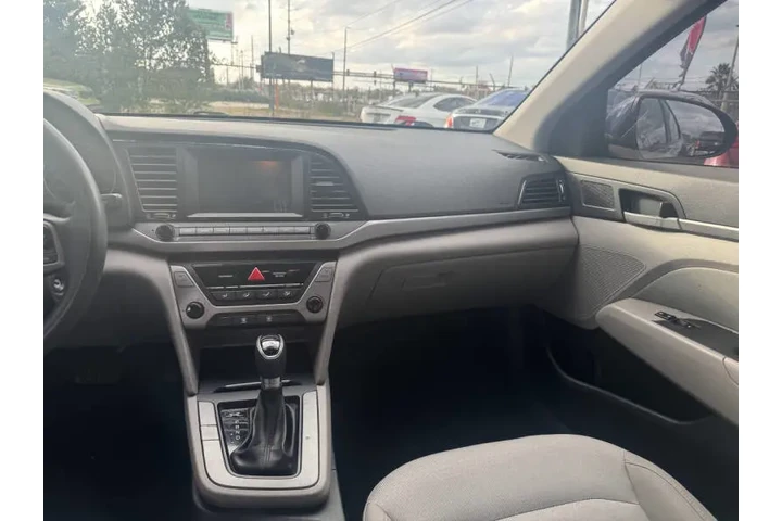 $9297 : 2017 Elantra SE image 6