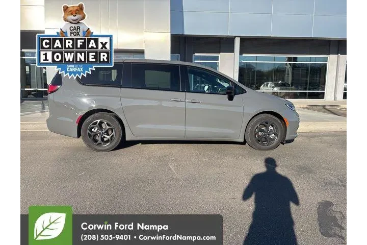 $31989 : Chrysler Pacifica Plug-In Hy image 9