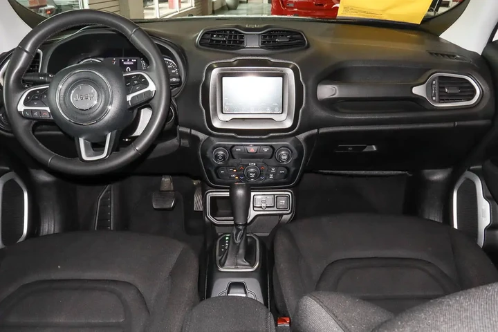 $15988 : 2020 Renegade Latitude FWD image 10