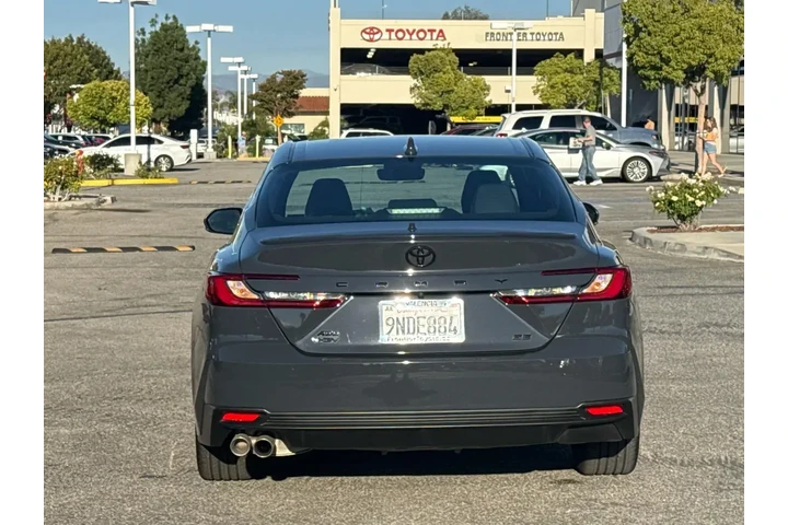 $33980 : Toyota Camry 2025 AWD SE 4dr image 4