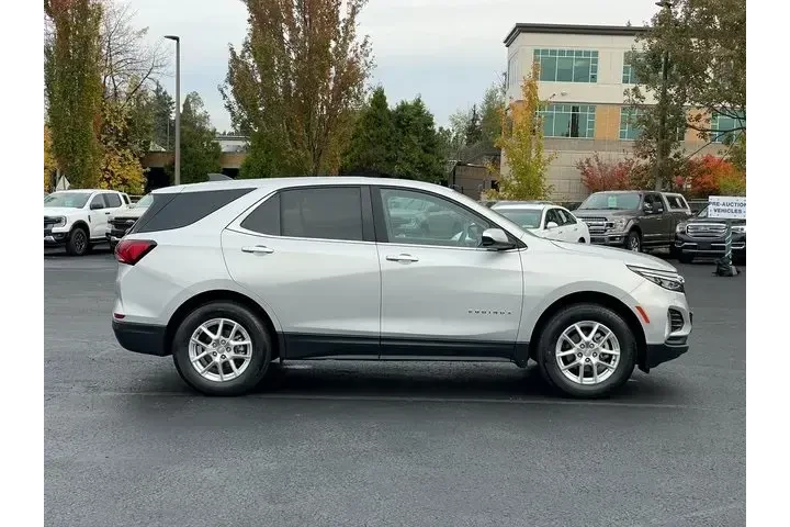 $19483 : Chevrolet Equinox 2022 4x4 L image 2