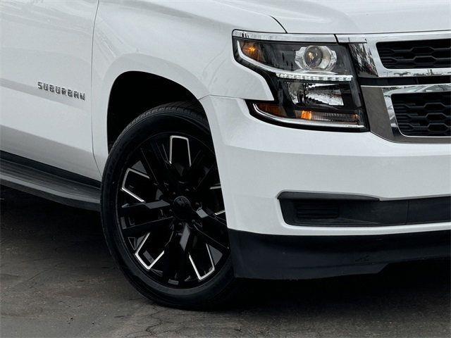 $29999 : 2018 Suburban image 5