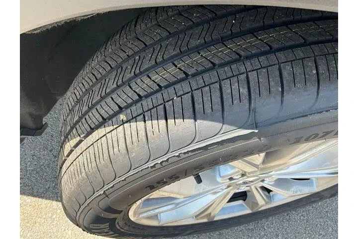 $33922 : Ford Explorer 2023 AWD XLT 4 image 6