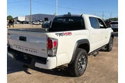 $38669 : Toyota Tacoma 2021 4x4 TRD P thumbnail
