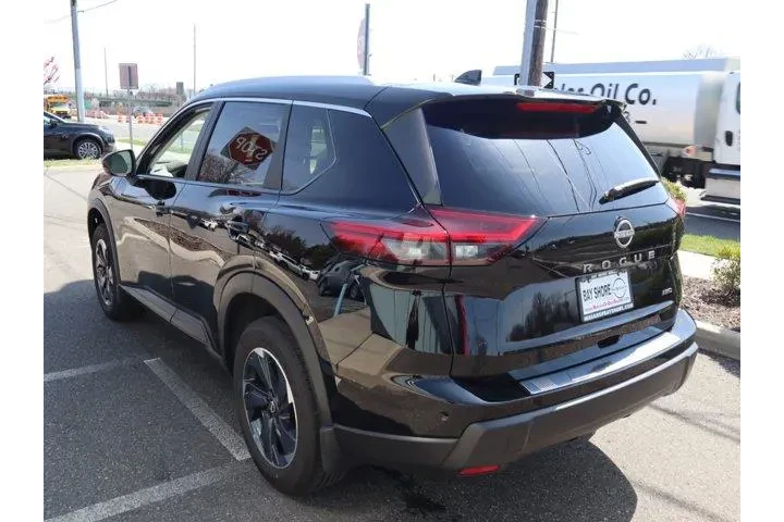 $28044 : Nissan Rogue 2025 AWD SV 4dr image 8