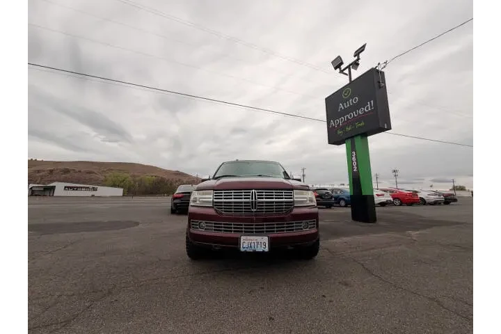 $3995 : 2010 Navigator Base image 3