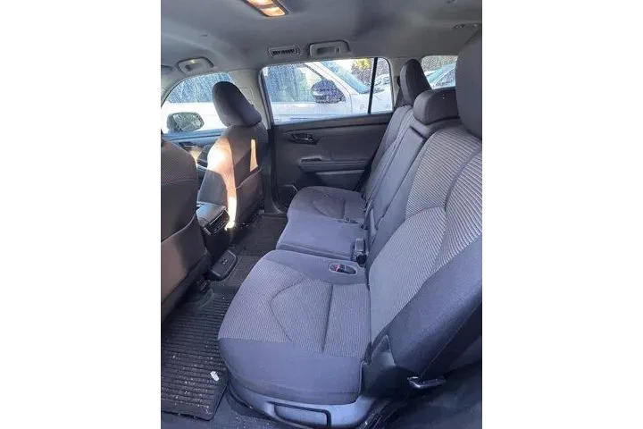 $37008 : Toyota Highlander Hybrid 202 image 3