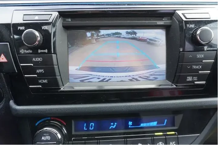 $13988 : Toyota Corolla 2016 S 4dr Se image 10