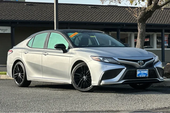 $31319 : Toyota Camry 2024 XSE V6 4dr image 2