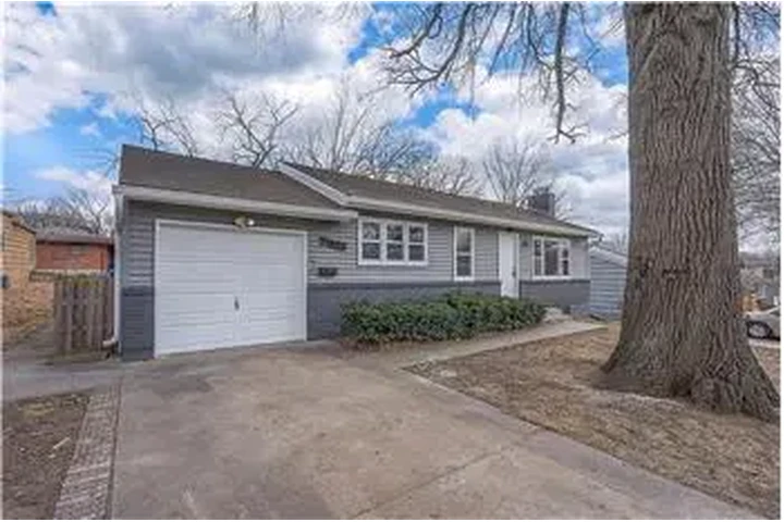 $1150 : Rental property with 2 bedro image 2