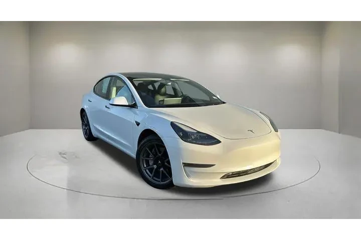 $31885 : Tesla Model 3 2023 4dr Sedan image 1