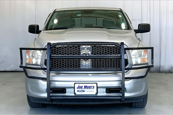 $17691 : Ram 1500 2017 4x4 SLT 4dr Cr image 3
