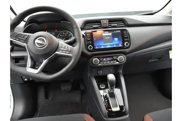 $18991 : Nissan Versa 2025 SR 4dr Sed image 9