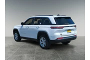 $28900 : Jeep Grand Cherokee 2023 4x4 thumbnail