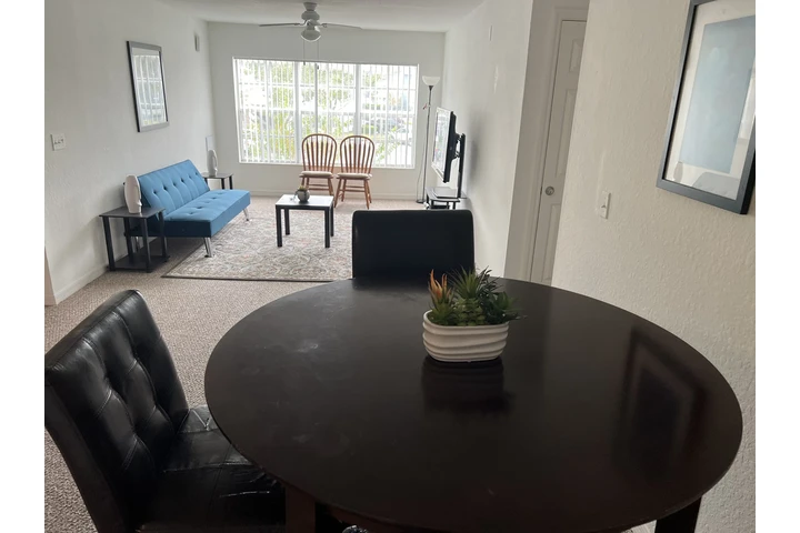 $800 : Rento Habitacion Amoblada image 1