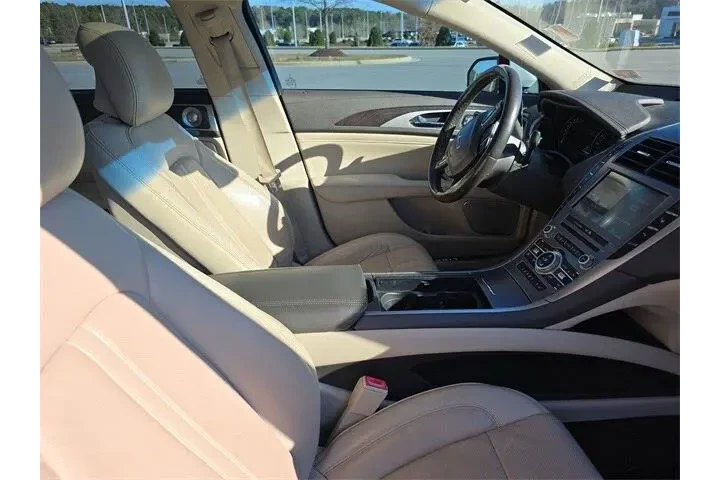 $18440 : Lincoln MKZ 2019 AWD Reserve image 10