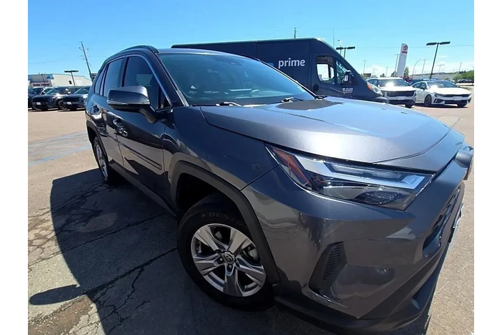 $28993 : 2022 RAV4 XLE image 4