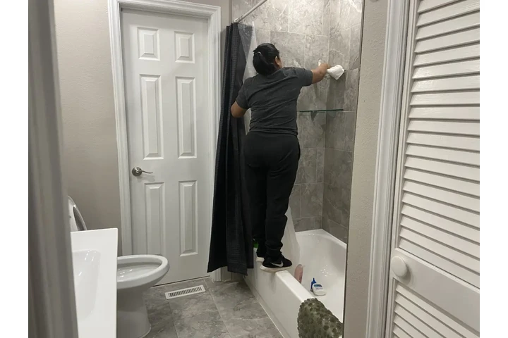 3233063949 WhatsApp LLAMANOS! image 2