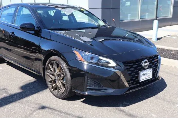 $19701 : Nissan Altima 2025 2.5 SR 4d image 4