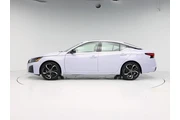$23998 : Nissan Altima 2023 2.5 SR 4d thumbnail