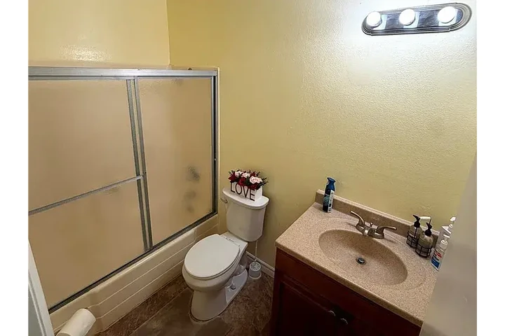 $1600 : By Appointment only. Thank you image 9