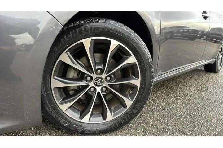 $16854 : Toyota Avalon 2018 XLE 4dr S image 6
