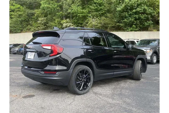 $25990 : GMC Terrain 2023 SLT 4dr SUV image 3