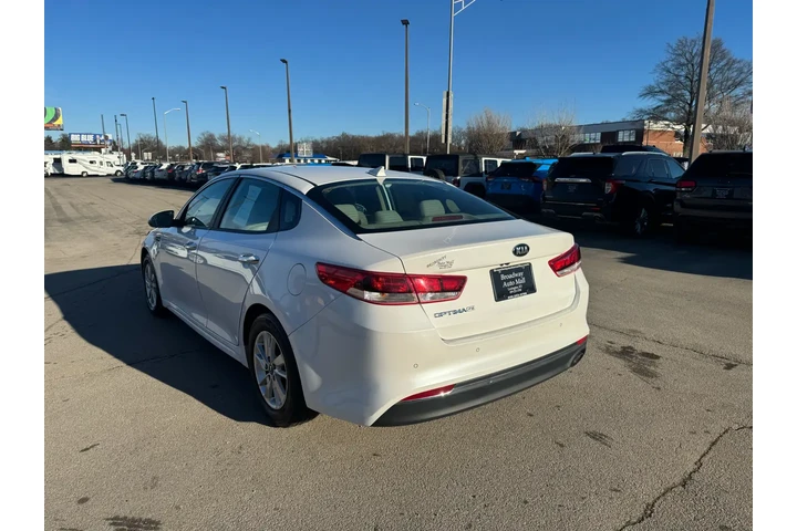 $6980 : 2018 Optima LX Auto image 4
