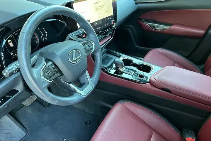 $38267 : Lexus NX 350 2023 AWD Premiu image 4