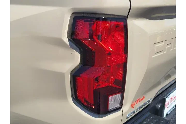 $27500 : Chevrolet Colorado 2024 4x2 image 9