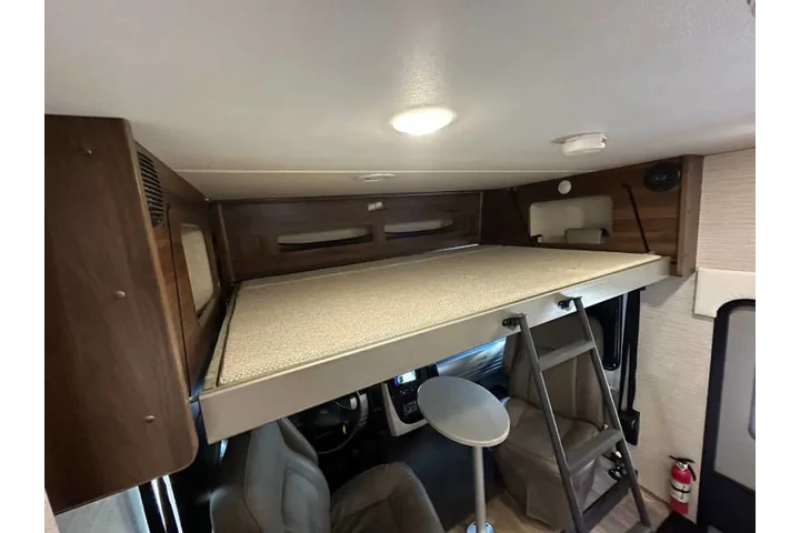 $63799 : 2020 Winnebago Intent 28y image 8