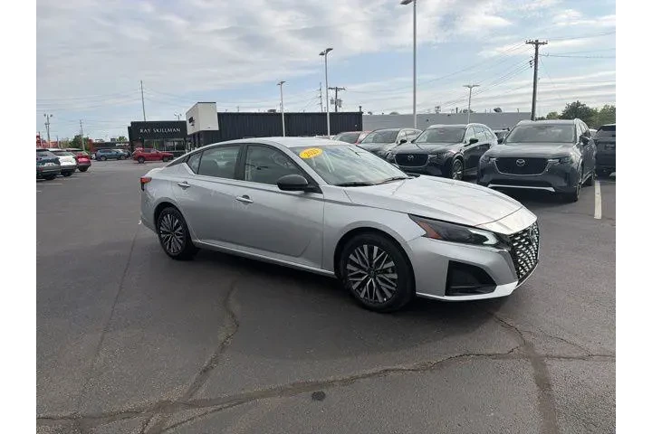 $23980 : Nissan Altima 2025 2.5 SV 4d image 2
