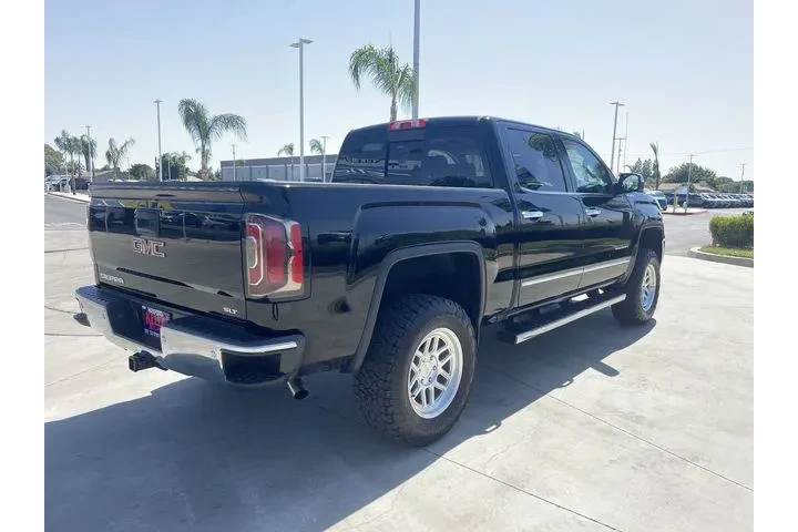 $33225 : GMC Sierra 1500 2018 4x4 SLT image 8