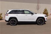 $39711 : 2023 Grand Cherokee Laredo thumbnail