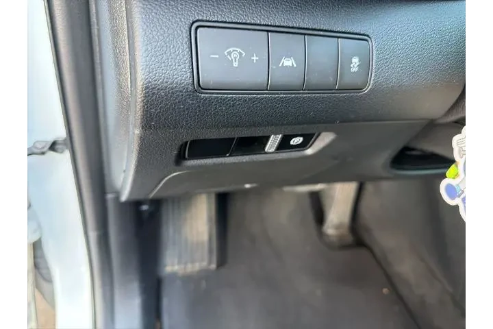 $17692 : Hyundai SANTA FE 2021 SEL 4d image 10