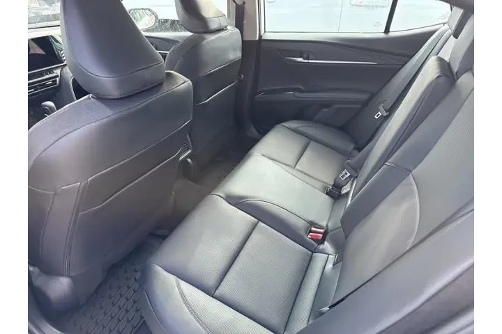 $39938 : Toyota Camry 2026 LE 4dr Sed image 5