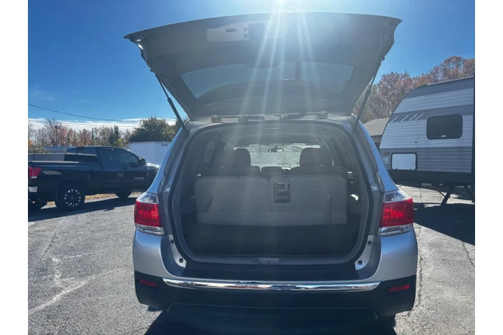 $12995 : 2013 Highlander image 4