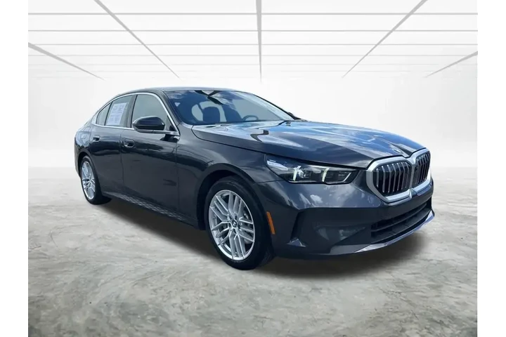 $38320 : BMW 5 Series 2025 530i 4dr S image 2
