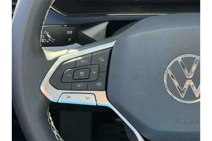 $21795 : Volkswagen Taos 2023 SE 4dr image 1