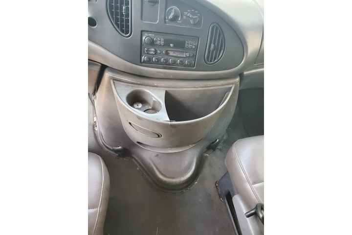 $12 : 1999 Ford E450 Super Duty image 5