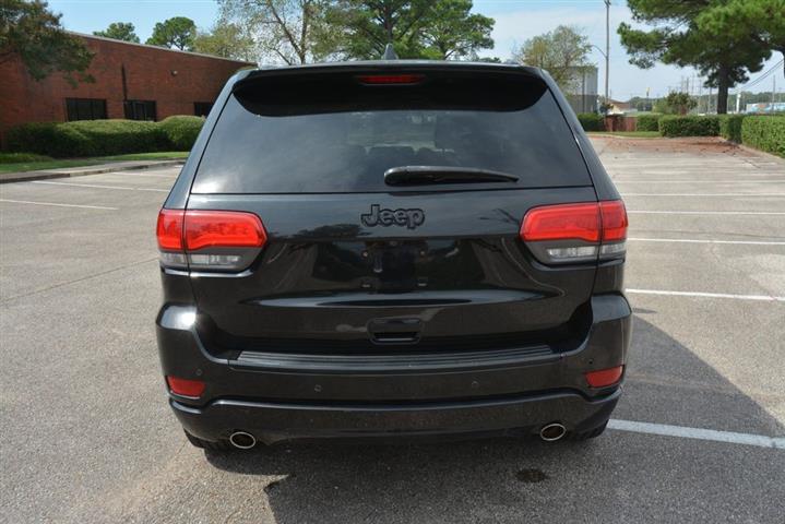 2015 Grand Cherokee Altitude image 8