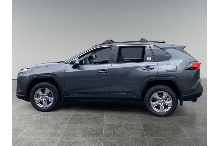 $29505 : Toyota RAV4 2023 XLE 4dr SUV image 2