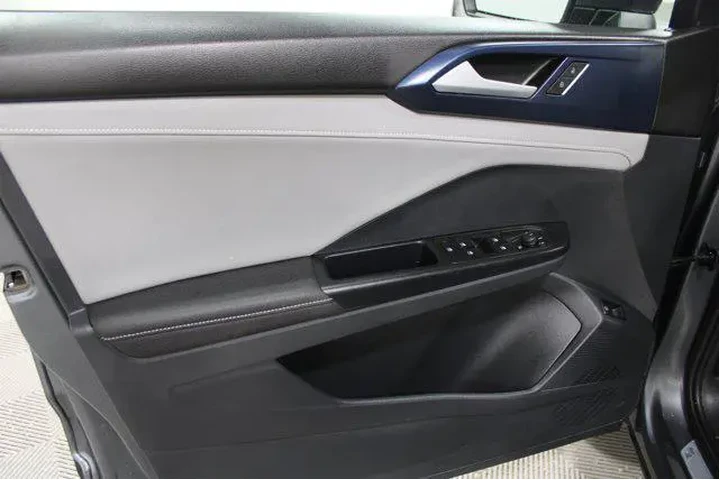 $24992 : Volkswagen Taos 2024 AWD SE image 6