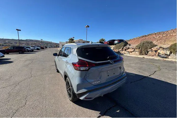 $19500 : Nissan Kicks 2024 SV 4dr Cro image 3